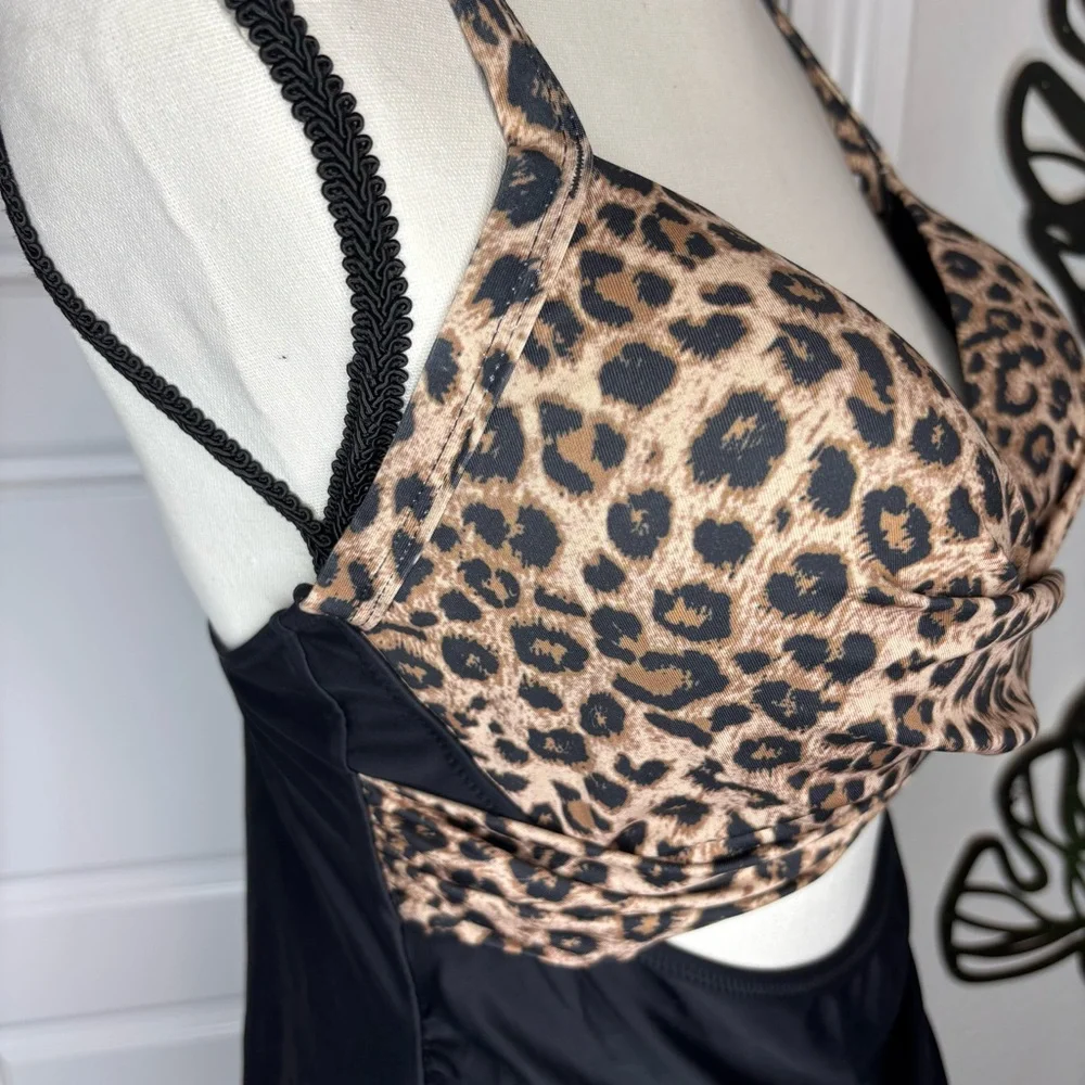 Super Cute Cutout One Piece Swimsuit with Tummy Control - Picture 8 of 16